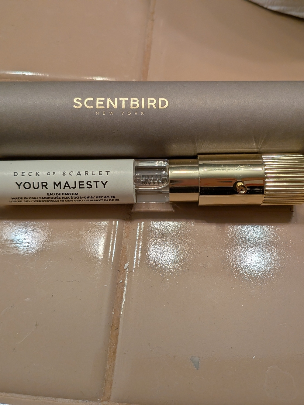 Deck of Scarlet Your Majesty Roller Perfume — White & Gold